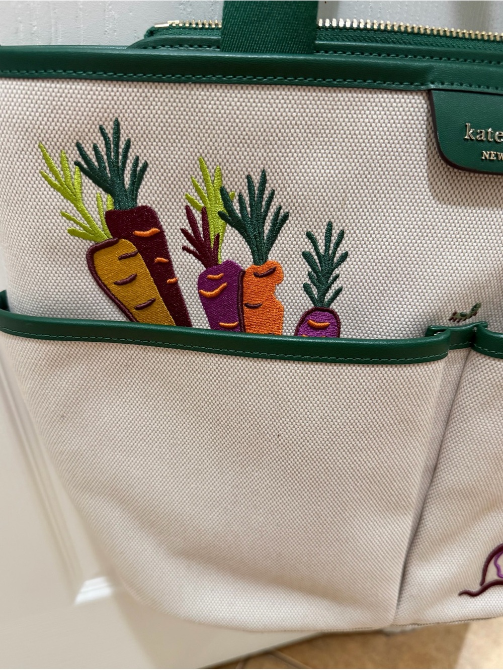 Kate Spade “Harvest Time” beige canvas gardening tote with green trim. NWT - Picture 6 of 8